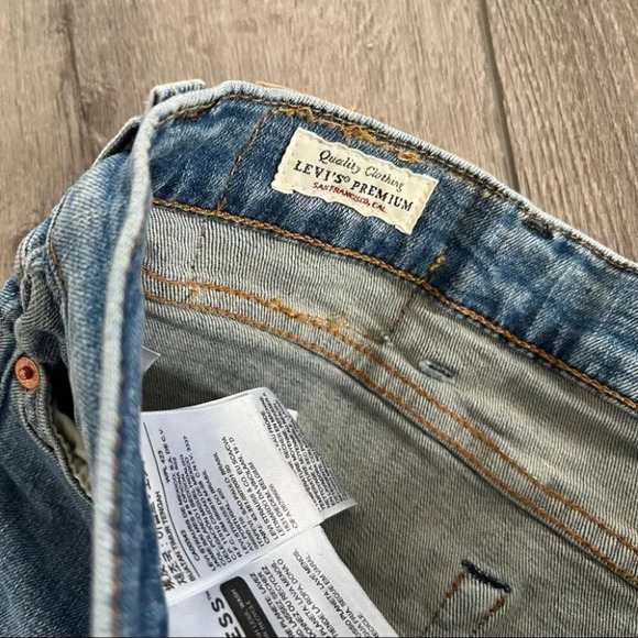 Levi’s slim 511 cut  off denim shorts size 38 - Picture 3 of 6